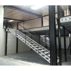 Escalier pour plateforme